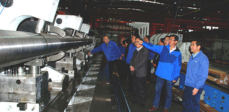 省政府質(zhì)量獎(jiǎng)評審組對星火機(jī)床公司進(jìn)行復(fù)評現(xiàn)場評審