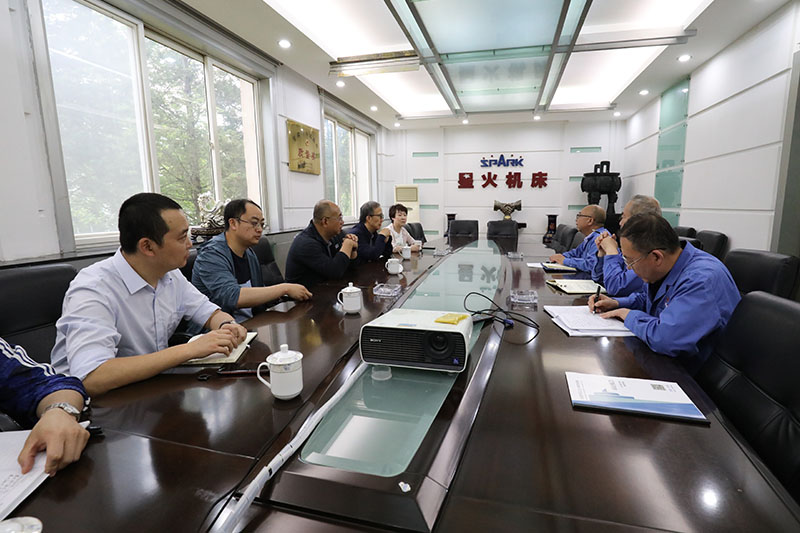 蘭州銀行金融租賃公司領(lǐng)導(dǎo)考察星火機(jī)床