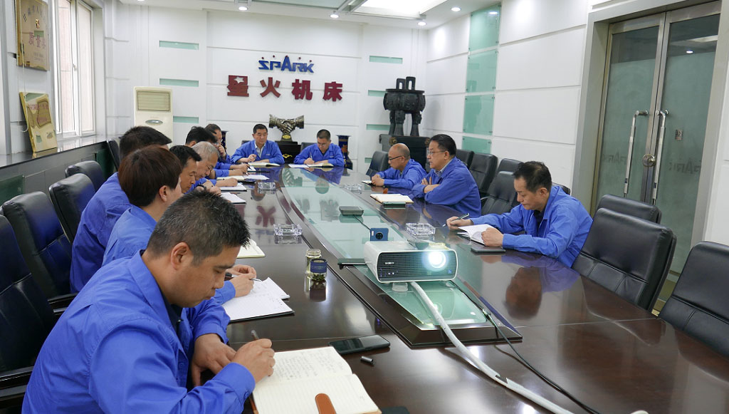 星火機床集團公司黨委理論學習中心組專題學習黨的二十大報告 星火機床集團公司黨委理論學習中心組專題學習黨的二十大報告