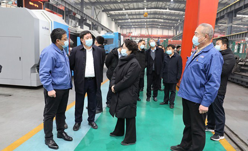 天水市委書記張永霞陪同金川集團(tuán)公司領(lǐng)導(dǎo)一行考察星火機床公司