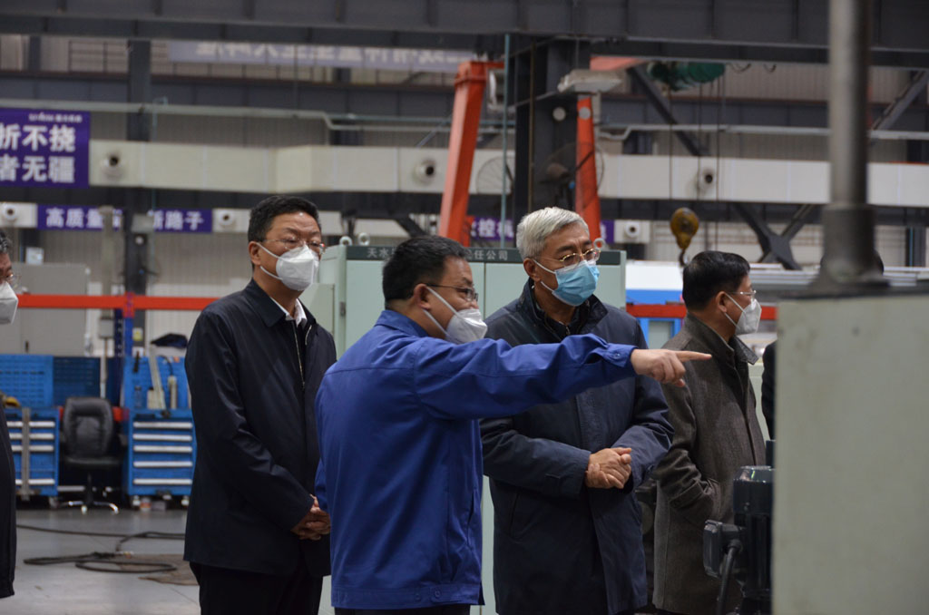 省委書記尹弘在星火機床公司調(diào)研 省委書記尹弘在星火機床公司調(diào)研