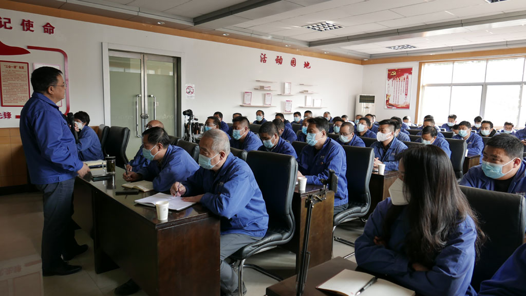 星火機床公司董事長蔣保權要求 擺正心態(tài)充滿激情 堅定信念實現(xiàn)夢想 星火機床公司董事長蔣保權要求 擺正心態(tài)充滿激情 堅定信念實現(xiàn)夢想