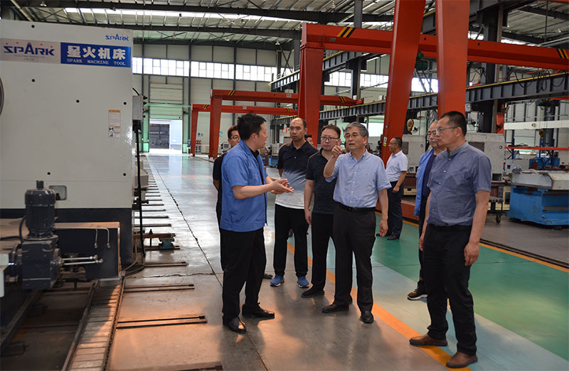 省工信廳副廳長黃寶榮一行來星火機床公司調(diào)研
