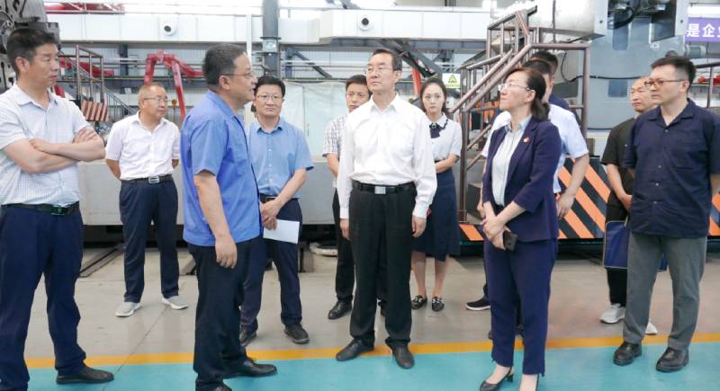 省委第二調(diào)研組領(lǐng)導(dǎo)來星火機床調(diào)研
