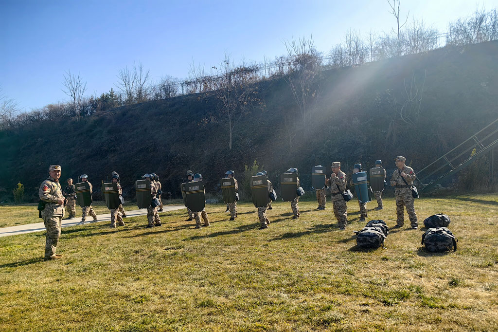 星火機(jī)床公司組織職工參加天水市民兵應(yīng)急營(yíng)集訓(xùn)