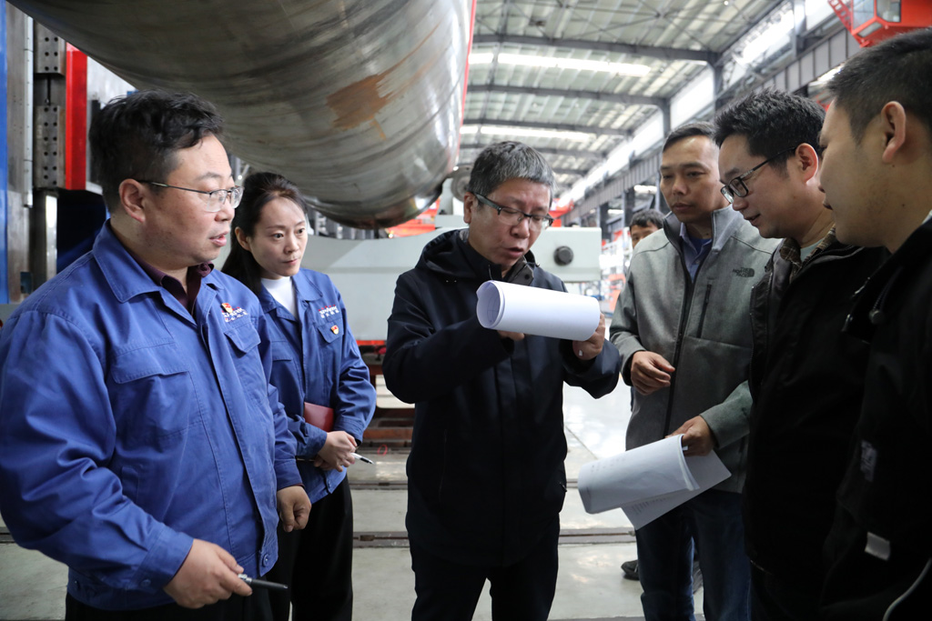 星火機床——武昌造船聯(lián)合研發(fā) “超大直徑筒體數(shù)控開孔設備”通過預驗收