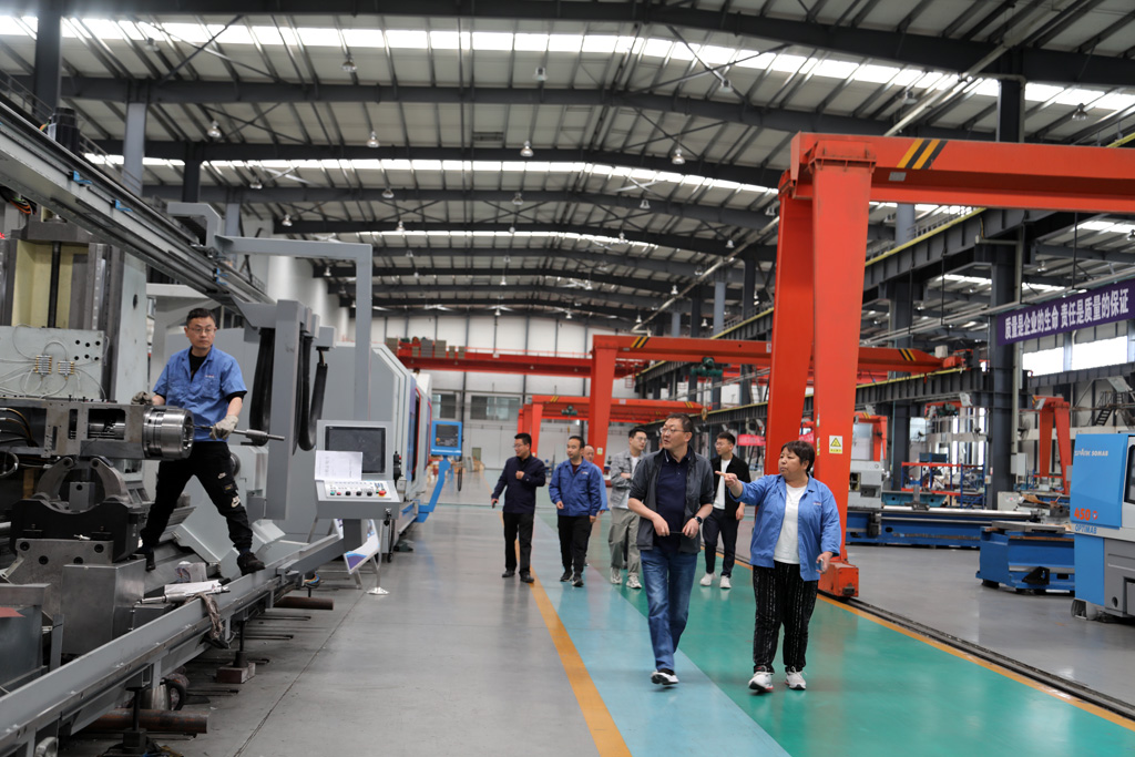 甘肅省工信院裝備制造研究所藺峰一行來星火機(jī)床公司調(diào)研