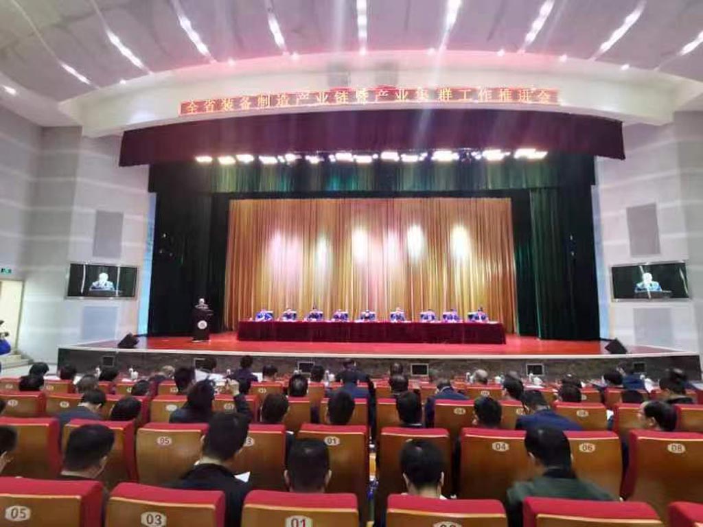 甘肅省裝備制造產業(yè)鏈暨產業(yè)集群工作推進會在蘭州召開,星火機床公司介紹經驗并接受甘肅電視臺記者采訪