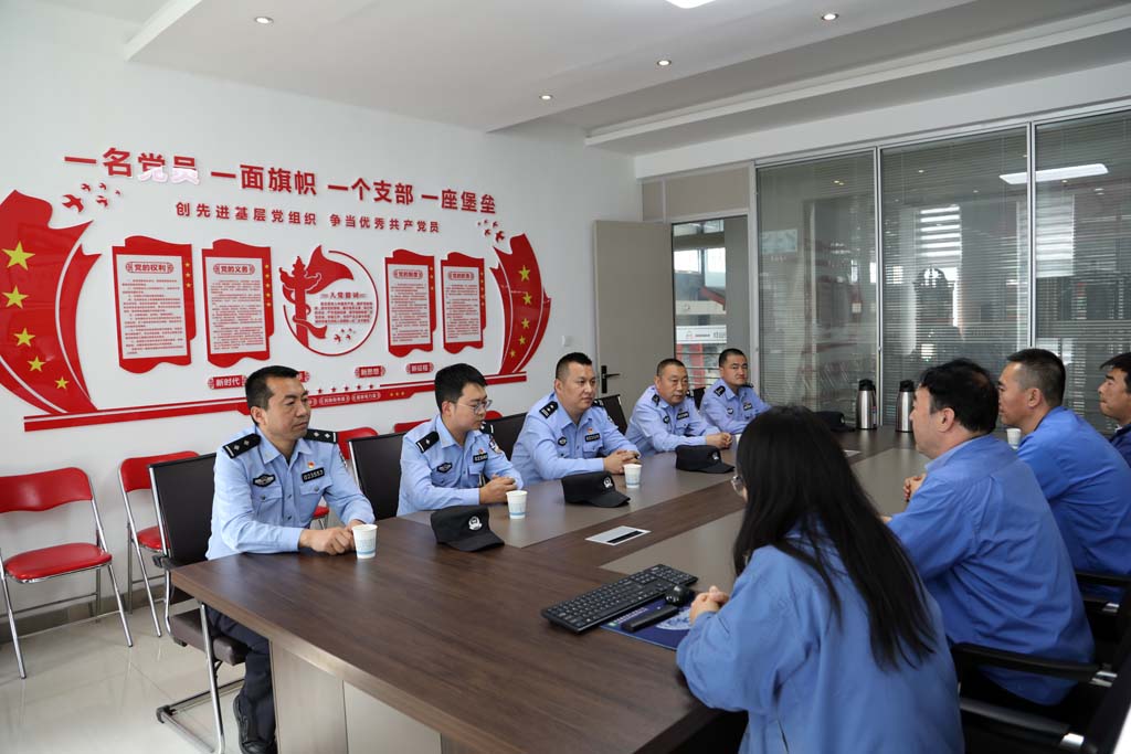 黨建引領(lǐng)聚合力,警企共建創(chuàng)平安,星火機(jī)床公司與社棠派出所開(kāi)展警企黨建活動(dòng)