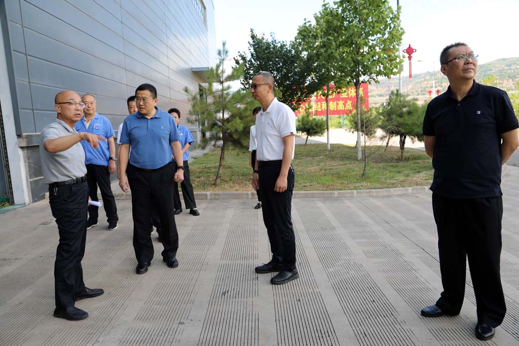 蘭州海關(guān)關(guān)長李輝一行來星火公司調(diào)研