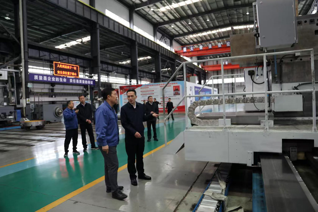 儲著貞調研星火數(shù)控公司生產(chǎn)經(jīng)營工作 儲著貞調研星火數(shù)控公司生產(chǎn)經(jīng)營工作