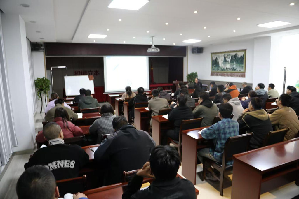 星火智能數(shù)控公司舉辦新入職員工培訓班 星火智能數(shù)控公司舉辦新入職員工培訓班