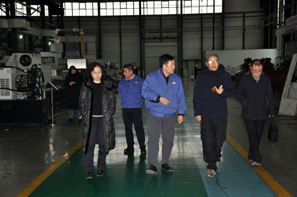 深圳證券交易所考察組來(lái)星火數(shù)控公司參觀考察 深圳證券交易所考察組來(lái)星火數(shù)控公司參觀考察