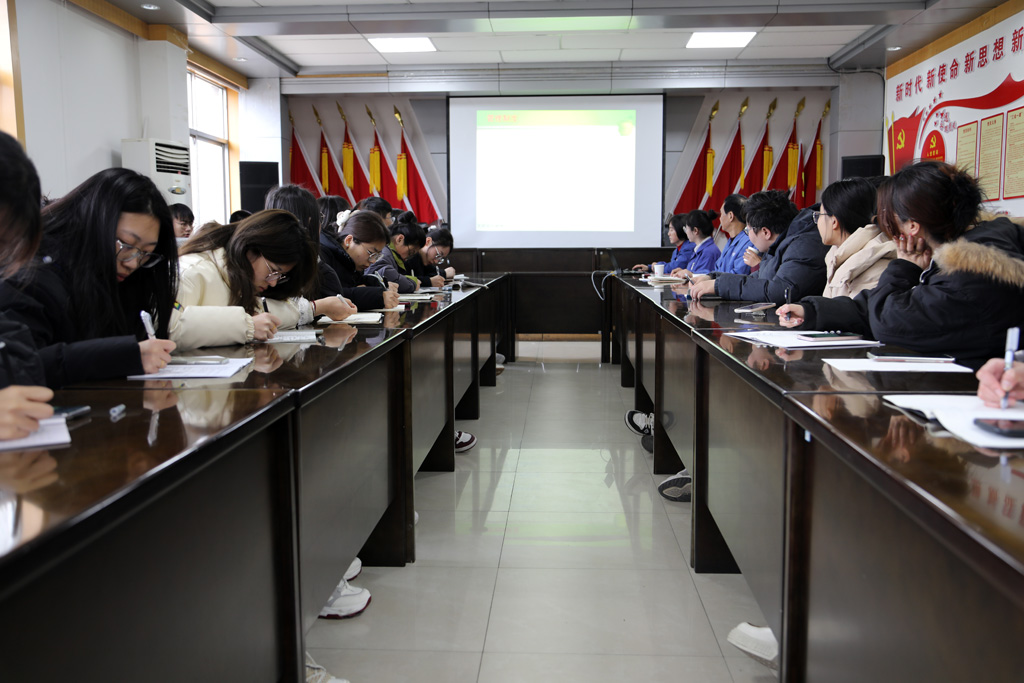 蘭州理工大學(xué)學(xué)生來星火數(shù)控公司實習(xí)