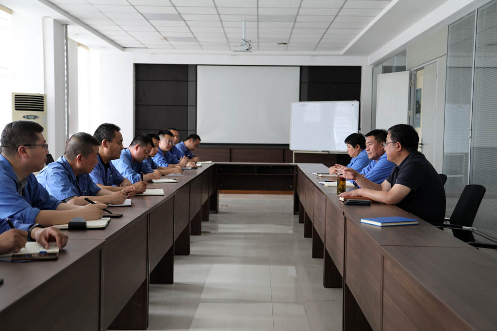 星火數(shù)控公司召開新產品定型討論會議