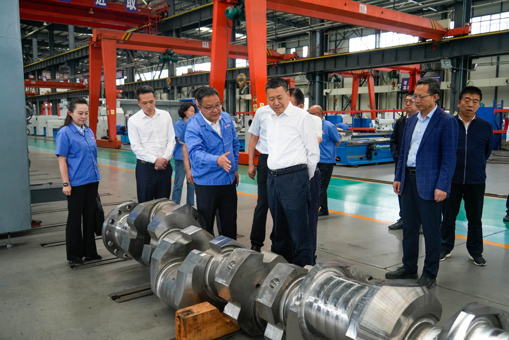 甘肅省副省長雷思維蒞臨星火數(shù)控調研指導