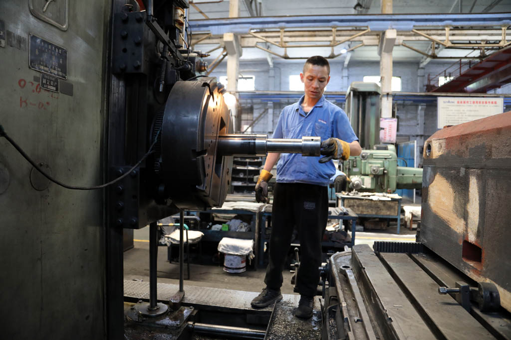 “向勞模學(xué)習(xí)，做時(shí)代工匠”之匠心鑄就卓越實(shí)干詮釋擔(dān)當(dāng) ——— 記星火數(shù)控公司大件加工分廠鏜床工、天水市勞模甄毅博 