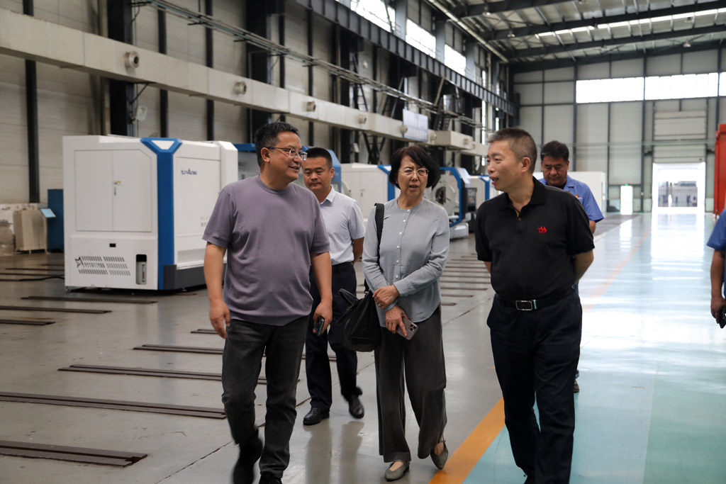 中國(guó)機(jī)械工業(yè)聯(lián)合會(huì)領(lǐng)導(dǎo)蒞臨星火數(shù)控公司調(diào)研指導(dǎo)